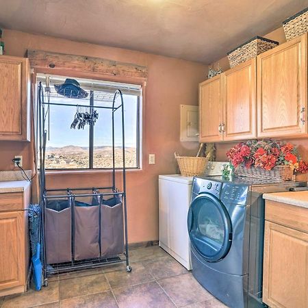Adobe Arizona Home With Mountain Views And Grill Space Dewey-Humboldt Buitenkant foto
