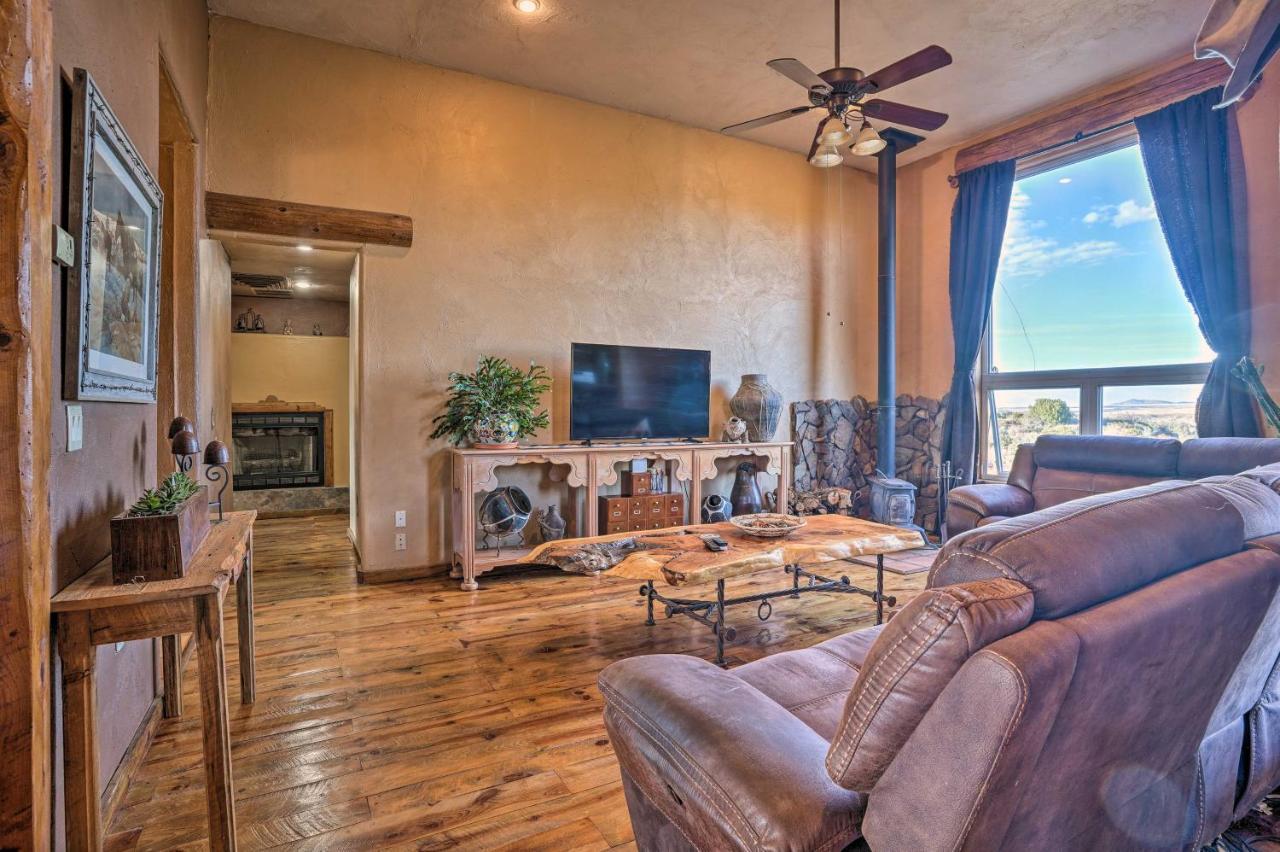Adobe Arizona Home With Mountain Views And Grill Space Dewey-Humboldt Buitenkant foto