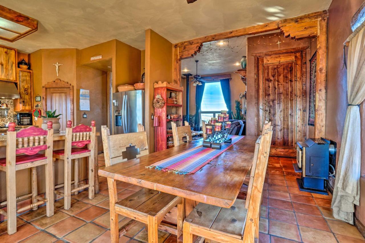 Adobe Arizona Home With Mountain Views And Grill Space Dewey-Humboldt Buitenkant foto