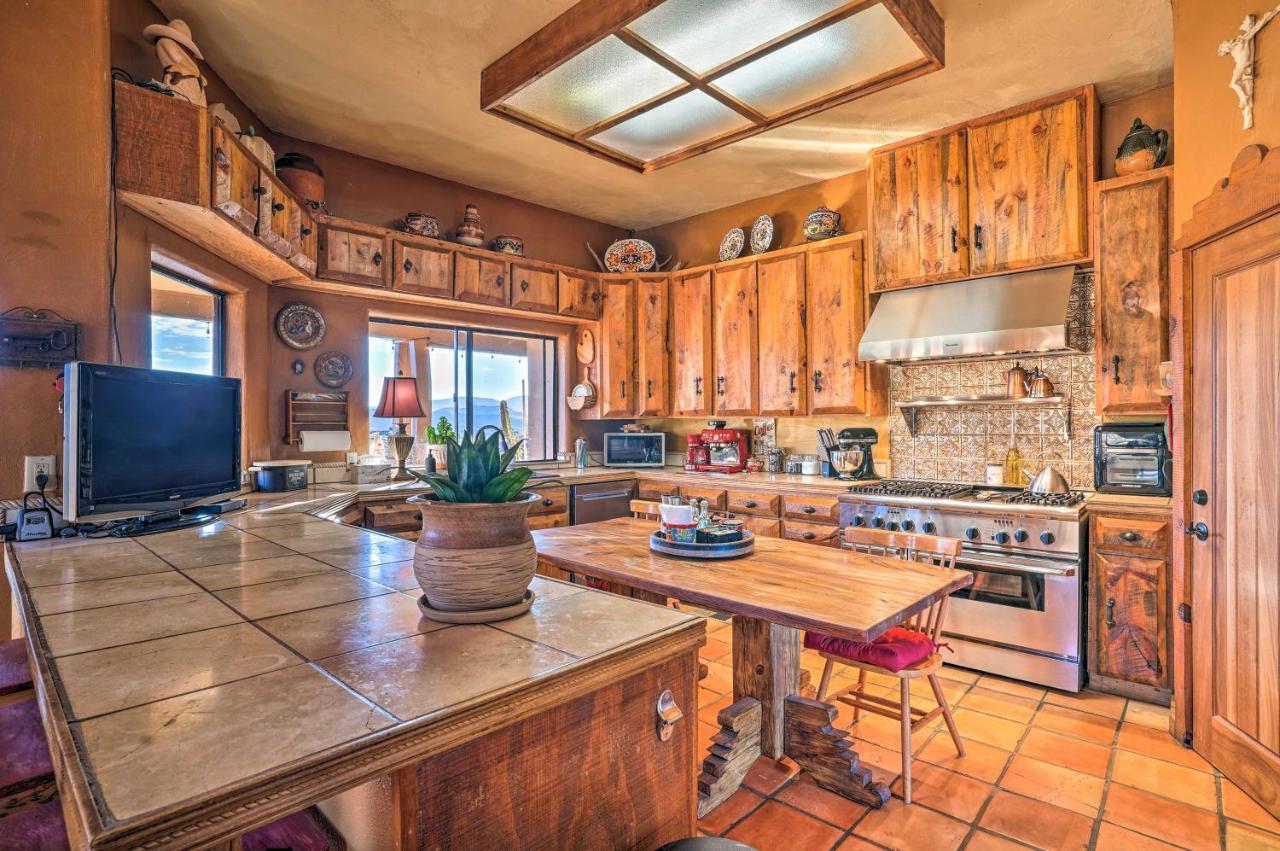 Adobe Arizona Home With Mountain Views And Grill Space Dewey-Humboldt Buitenkant foto