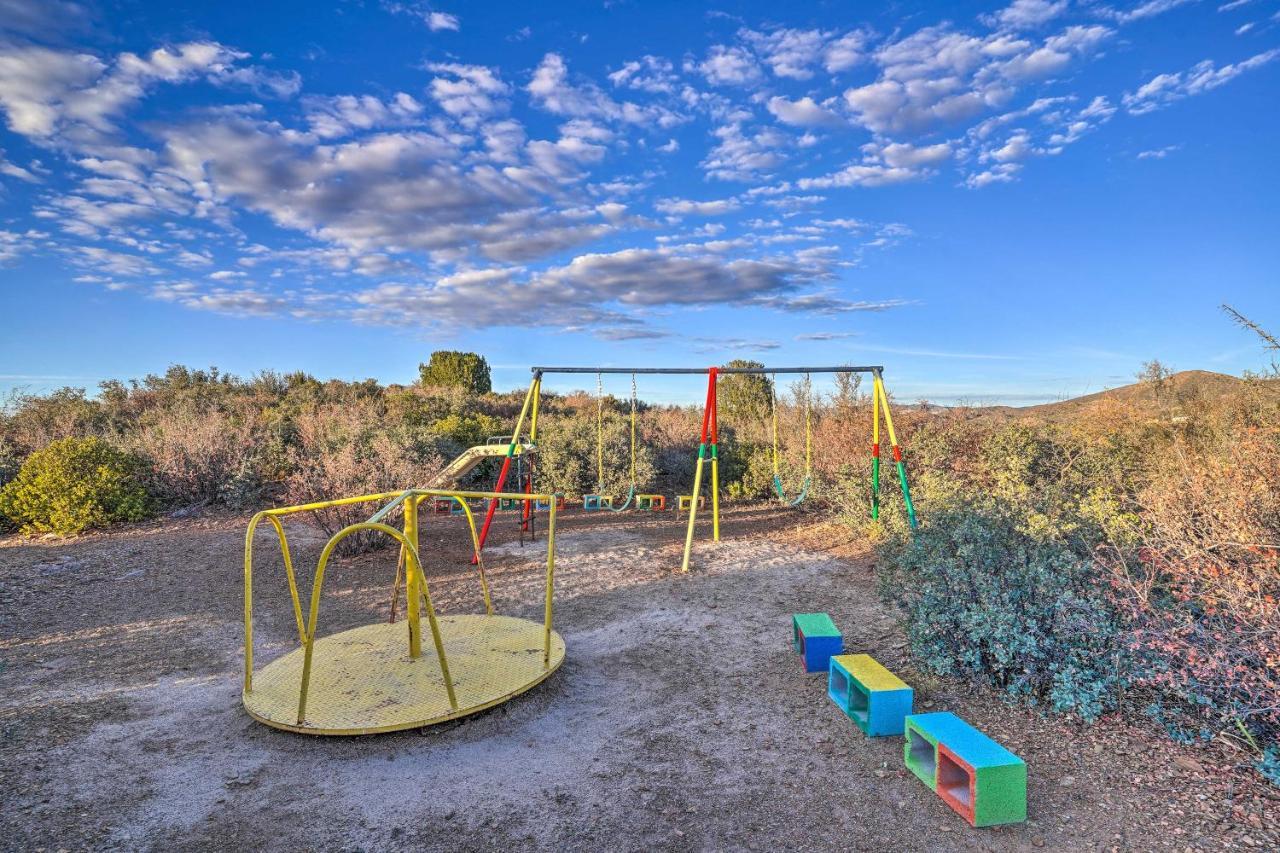 Adobe Arizona Home With Mountain Views And Grill Space Dewey-Humboldt Buitenkant foto