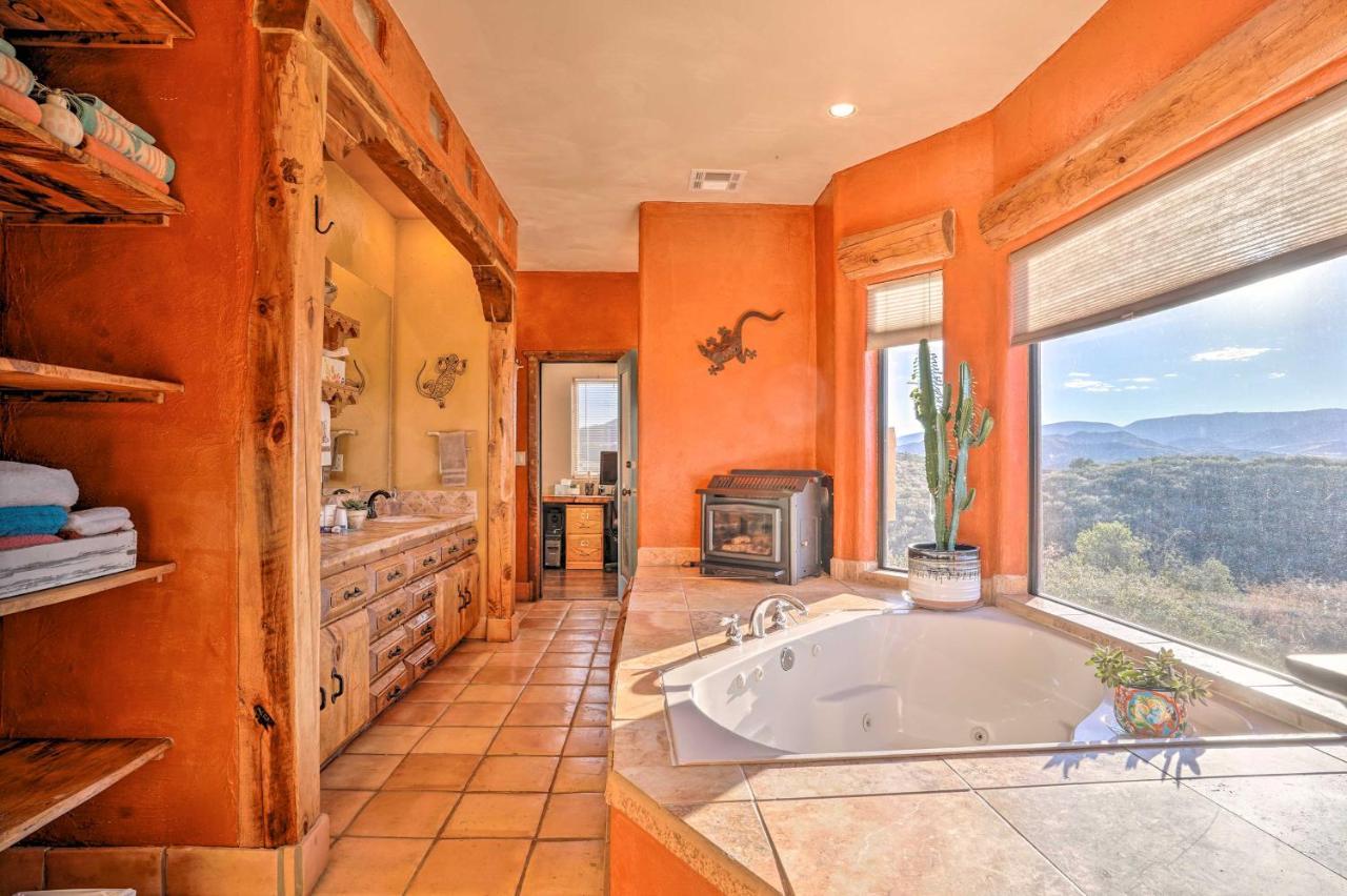 Adobe Arizona Home With Mountain Views And Grill Space Dewey-Humboldt Buitenkant foto
