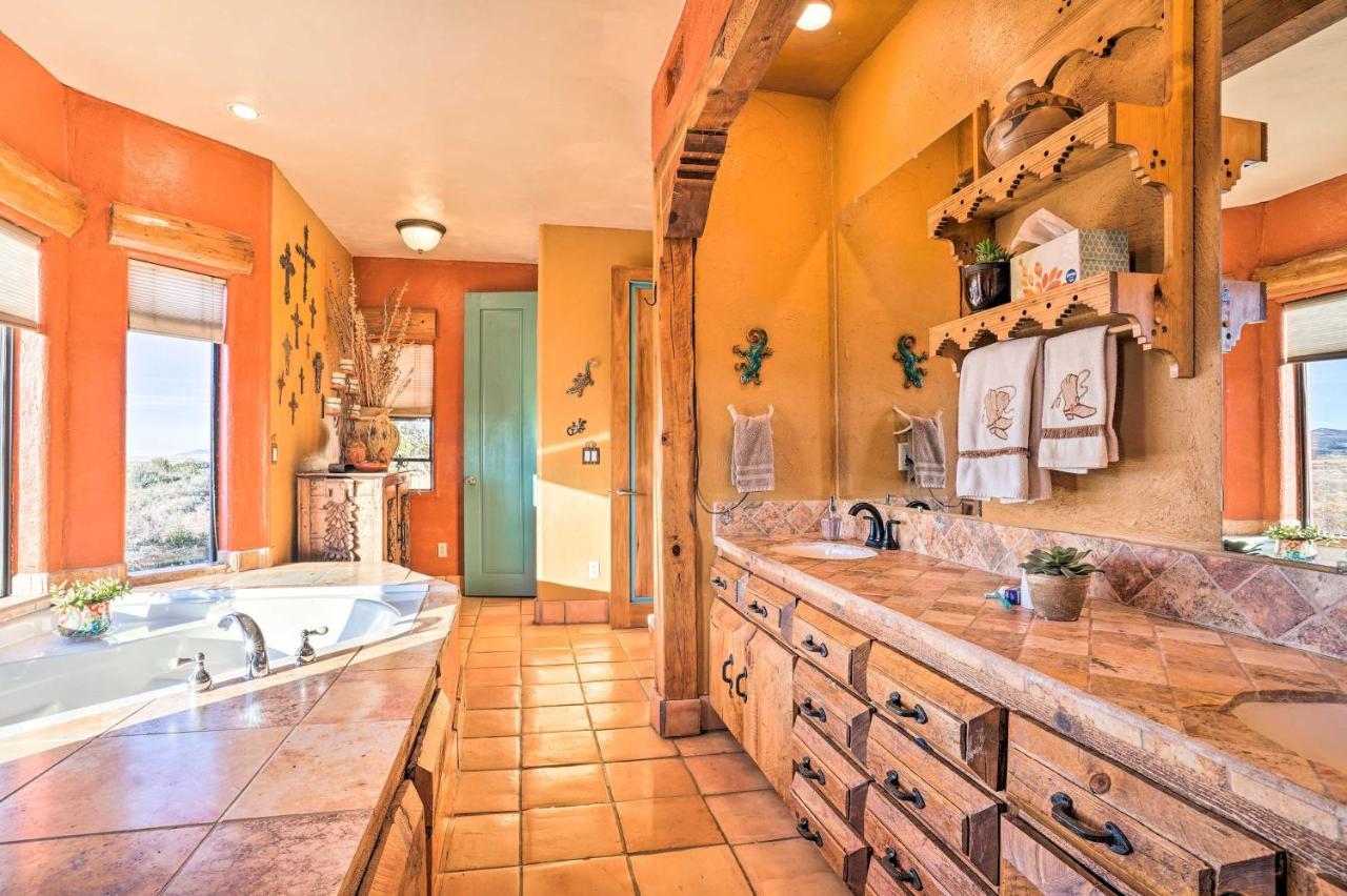 Adobe Arizona Home With Mountain Views And Grill Space Dewey-Humboldt Buitenkant foto